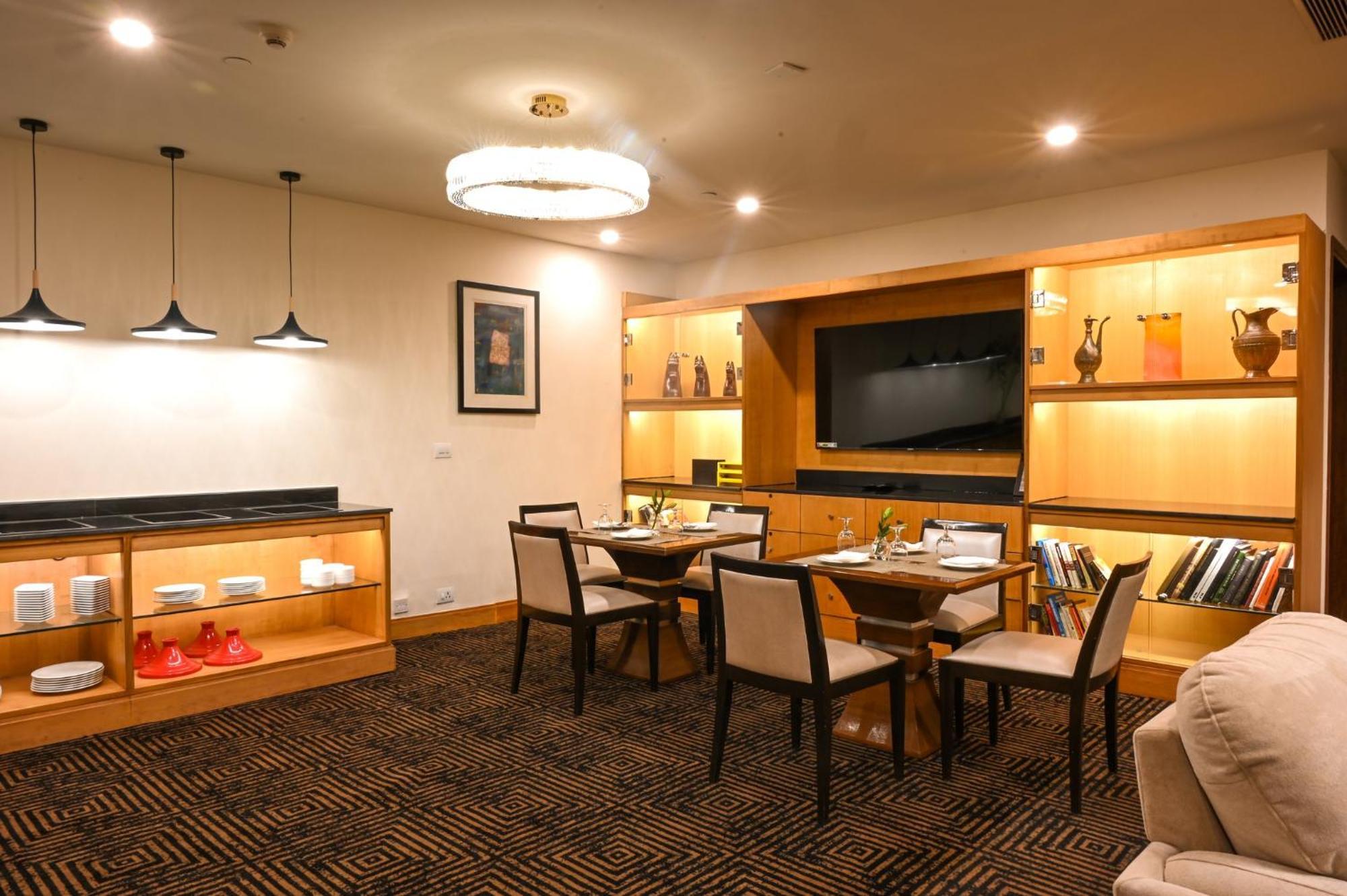Crowne Plaza Today Gurugram By Ihg Gurgaon Exteriör bild