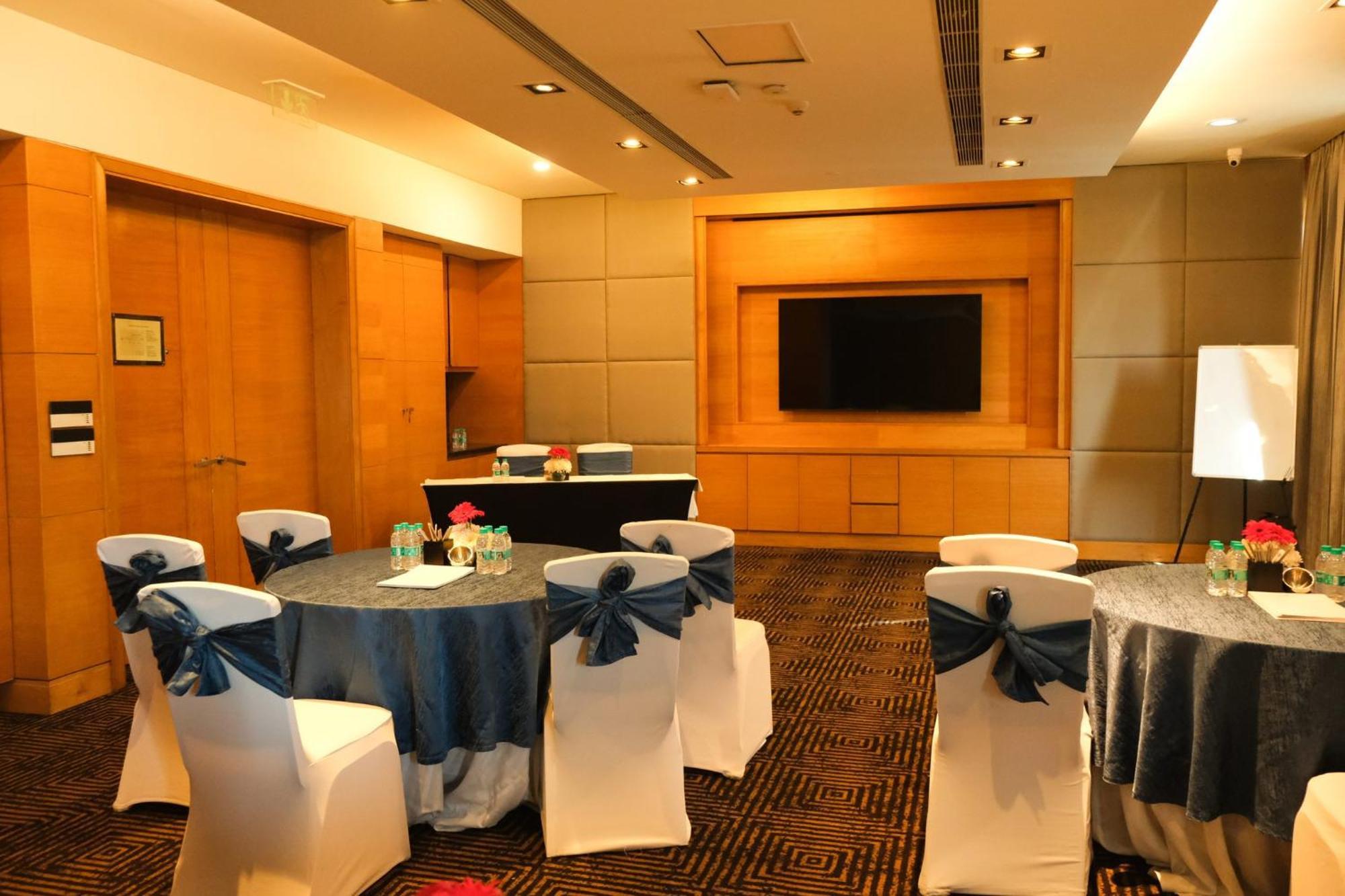 Crowne Plaza Today Gurugram By Ihg Gurgaon Exteriör bild