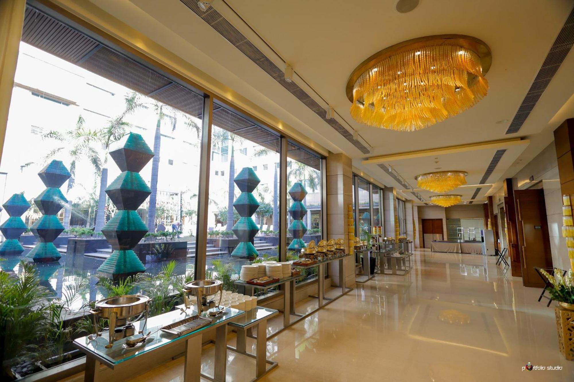 Crowne Plaza Today Gurugram By Ihg Gurgaon Exteriör bild